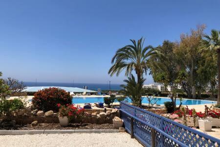 Kings Palace - Superb 2 Bed Ground Floor Apartment Пафос Екстериор снимка